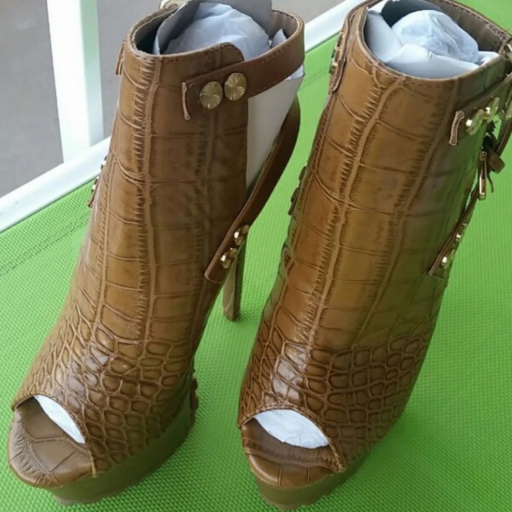 NEW Shoedazzle Jaelyn faux croc heel
